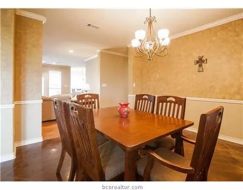 5715 Easterling, Bryan, TX 77808 photo 8