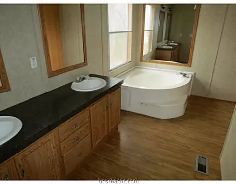 2106 Cedar Bend Cir, Bryan, TX 77807 photo 6