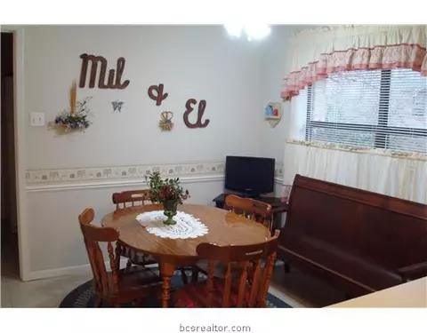 2412 Windsor, Bryan, TX 77802 photo 6