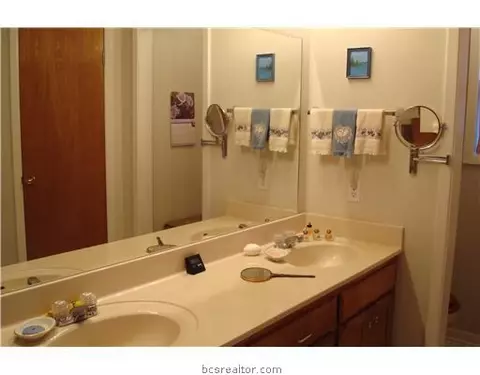 2412 Windsor, Bryan, TX 77802 photo 8