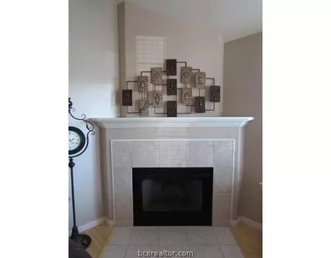 2901 Elise Ln, Bryan, TX 77802 photo 4