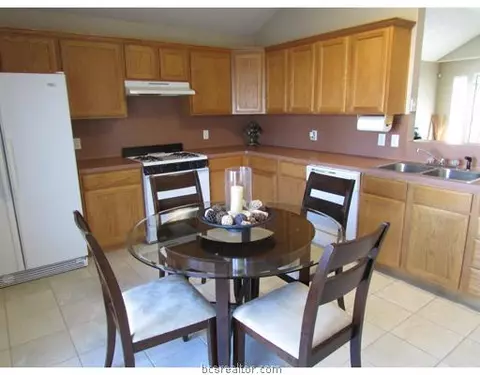 2901 Elise Ln, Bryan, TX 77802 photo 5