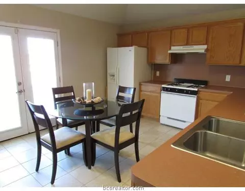 2901 Elise Ln, Bryan, TX 77802 photo 6