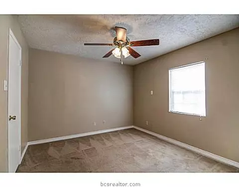 911 Navidad St, Bryan, TX 77801 photo 13