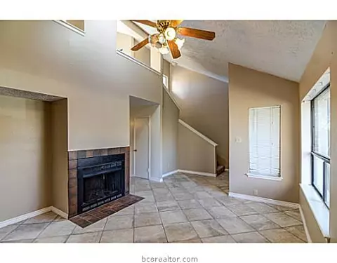 911 Navidad St, Bryan, TX 77801 photo 3