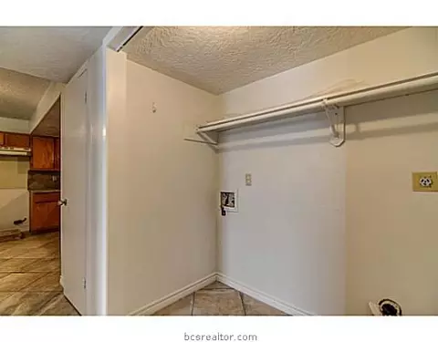 911 Navidad St, Bryan, TX 77801 photo 11