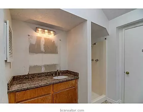 911 Navidad St, Bryan, TX 77801 photo 20