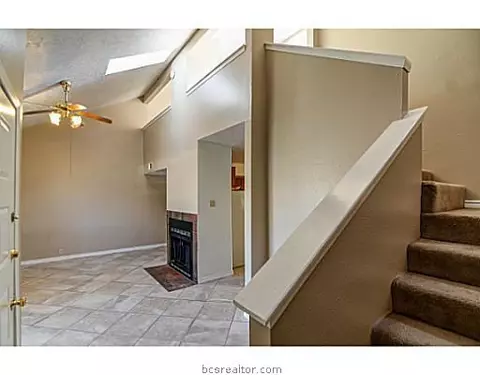 911 Navidad St, Bryan, TX 77801 photo 14