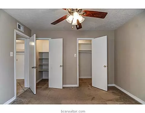 911 Navidad St, Bryan, TX 77801 photo 12