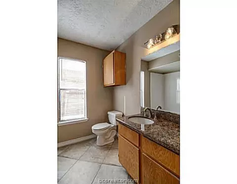 911 Navidad St, Bryan, TX 77801 photo 9