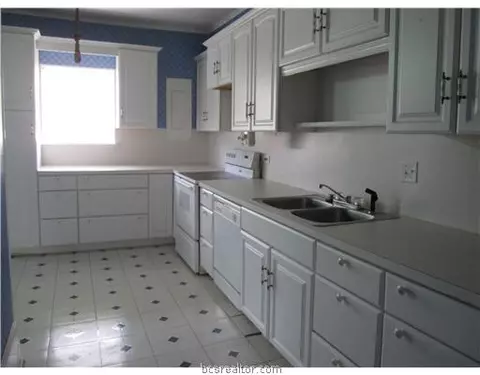100 Beech St, Calvert, TX 77837 photo 5