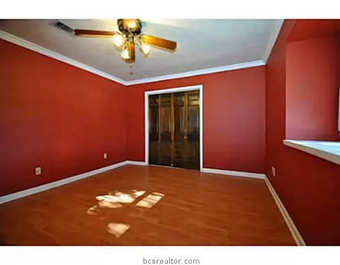 2905 Hillside Dr, Bryan, TX 77802 photo 4