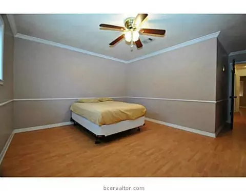 2905 Hillside Dr, Bryan, TX 77802 photo 9