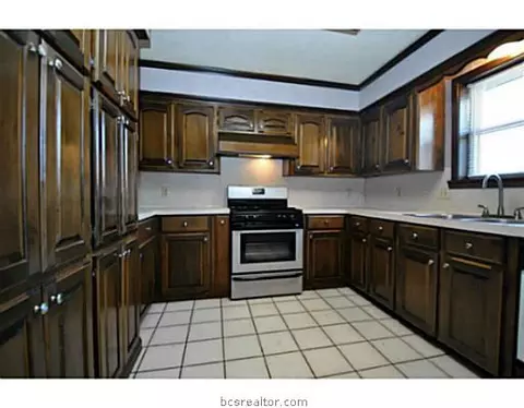 2905 Hillside Dr, Bryan, TX 77802 photo 8