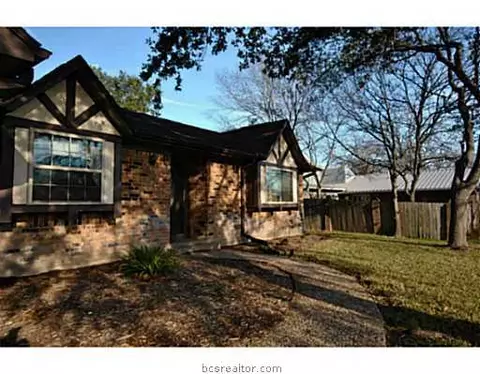 2905 Hillside Dr, Bryan, TX 77802 photo 2