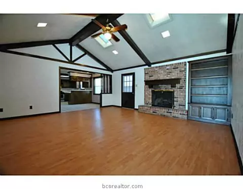 2905 Hillside Dr, Bryan, TX 77802 photo 5