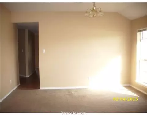 4803 Brompton Dr, Bryan, TX 77802 photo 2