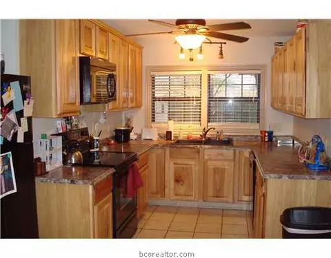 322 Dunn St, Bryan, TX 77801 photo 2
