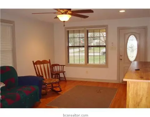 322 Dunn St, Bryan, TX 77801 photo 5