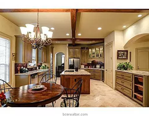 3908 Park Meadow Ln, Bryan, TX 77802 photo 7