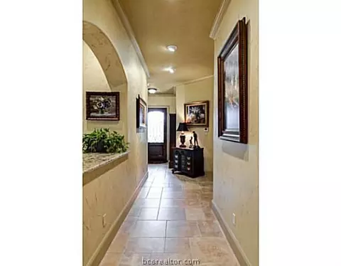 3908 Park Meadow Ln, Bryan, TX 77802 photo 3