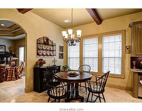 3908 Park Meadow Ln, Bryan, TX 77802 photo 5