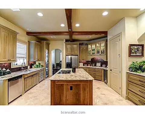 3908 Park Meadow Ln, Bryan, TX 77802 photo 9
