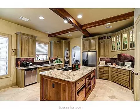 3908 Park Meadow Ln, Bryan, TX 77802 photo 8