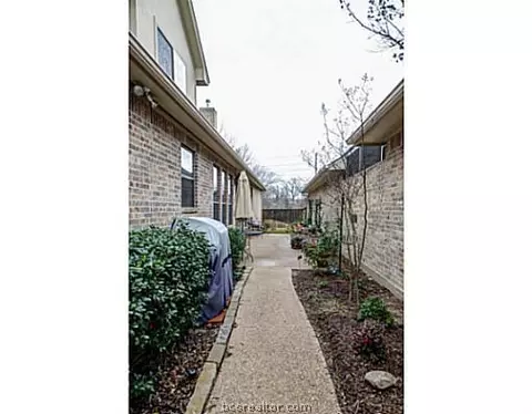 3908 Park Meadow Ln, Bryan, TX 77802 photo 24