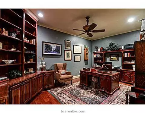 3908 Park Meadow Ln, Bryan, TX 77802 photo 13