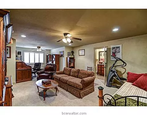 3908 Park Meadow Ln, Bryan, TX 77802 photo 14