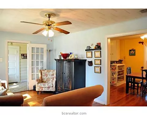 1402 Bennett St, Bryan, TX 77802 photo 9