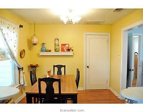 1402 Bennett St, Bryan, TX 77802 photo 11
