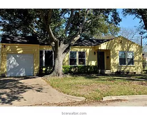 1402 Bennett St, Bryan, TX 77802 photo 4
