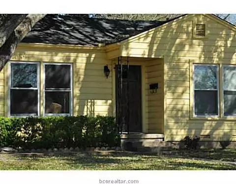 1402 Bennett St, Bryan, TX 77802 photo 2