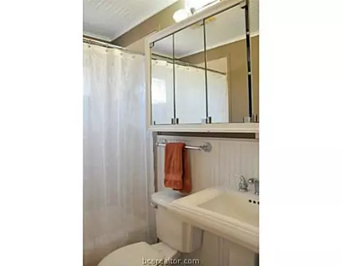 1402 Bennett St, Bryan, TX 77802 photo 19