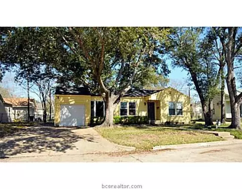 1402 Bennett St, Bryan, TX 77802 photo 3