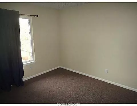 2309 De Lee, Bryan, TX 77802 photo 6