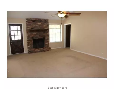 4104 Willow Oak, Bryan, TX 77802 photo 2