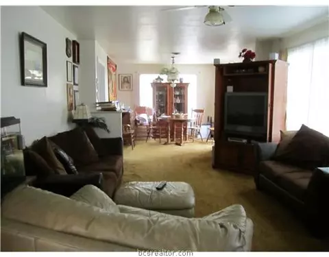 1307 E 25th St, Bryan, TX 77803 photo 2