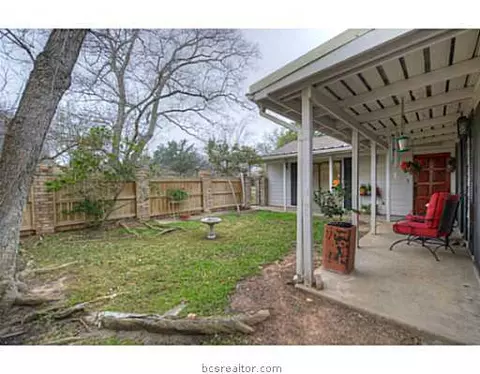 2617 Rustling Oaks Dr, Bryan, TX 77802 photo 2