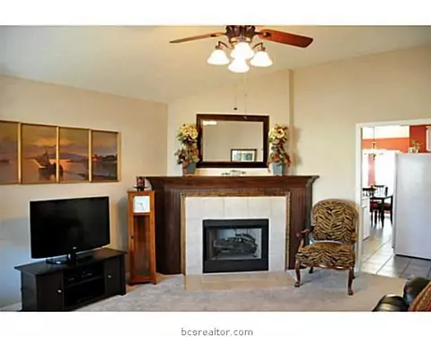 2618 Trophy Dr, Bryan, TX 77802 photo 4