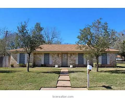 3900 Oak Bend Dr, Bryan, TX 77802 photo 1