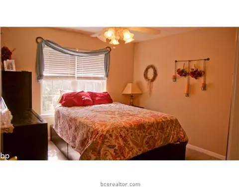1439 Cedarcrest Ln, Bryan, TX 77803 photo 8