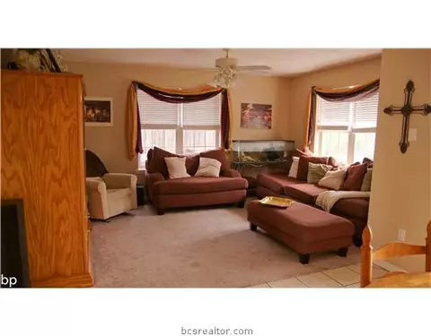 1439 Cedarcrest Ln, Bryan, TX 77803 photo 4