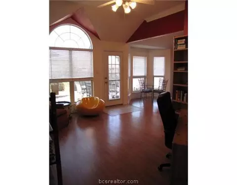 1704 Kingsgate Dr, Bryan, TX 77807 photo 3