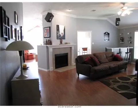 1704 Kingsgate Dr, Bryan, TX 77807 photo 4