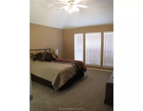 1704 Kingsgate Dr, Bryan, TX 77807 photo 8