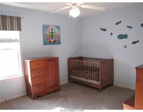 1704 Kingsgate Dr, Bryan, TX 77807 photo 11