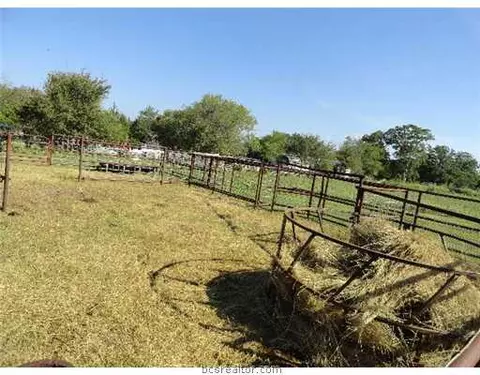 9925 Arnold Ln, Bryan, TX 77808 photo 6